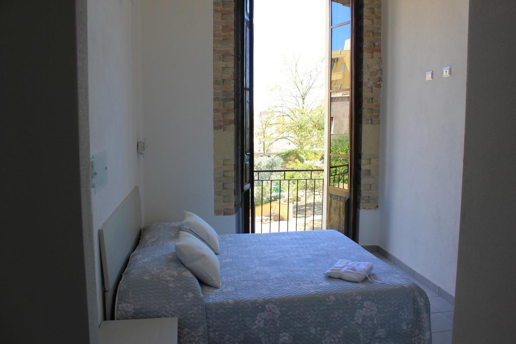 Ad Villanova Cagliari Bagian luar foto